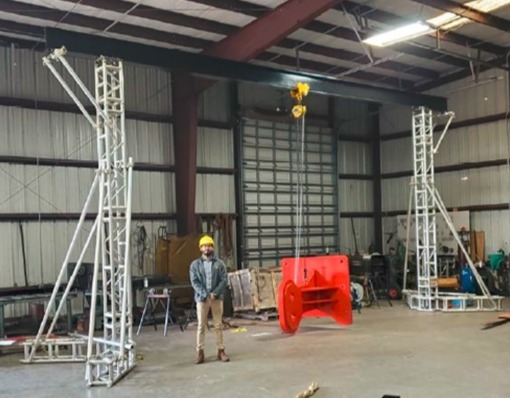 gantry-with-person